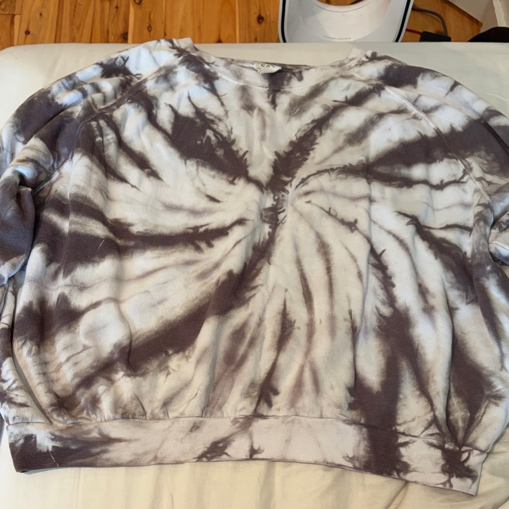 Sage Tie-Dye Sweatshirt - Black and White
